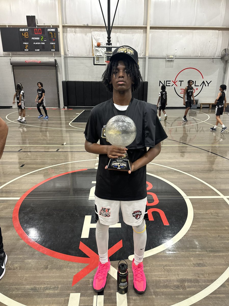 Realmessiah0's tweet image. 11-0 Made Hoops Champions 🛩️🎢 @madehoops @Souf_MADEJu @ChaeseVaudrin @jetacademyeybl @_CoachShep_ @coachswhite