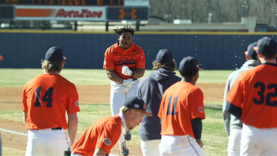 UTMBase's tweet photo. Check out some of the best celebration pics from UT Martin baseball's big 10-6 victory over Samford, courtesy of a walk-off grand slam from Arderrius Townsend 💣

#MartinMade https://t.co/6svagrPP0L