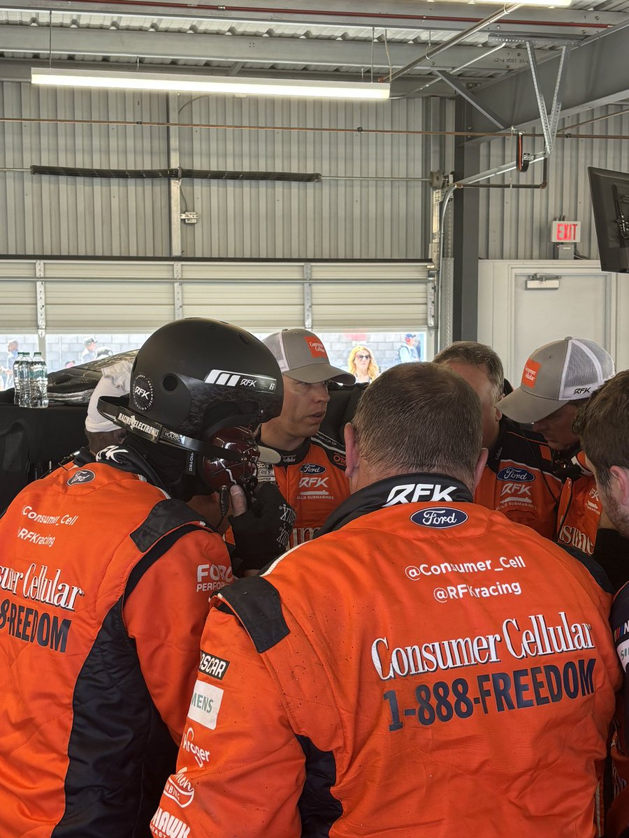 Unfortunately the car could not be repaired. Done for the day. Afterwards, Brad huddled the team to reinforce that better days are coming.