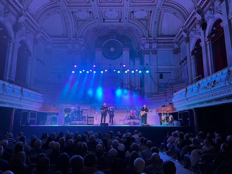 Fabulous gig with the band U2/Minds last night, my first one with them on backing vocals. Finally got to sing the wonderful ‘Alive &amp; Kicking’ 😊❤️