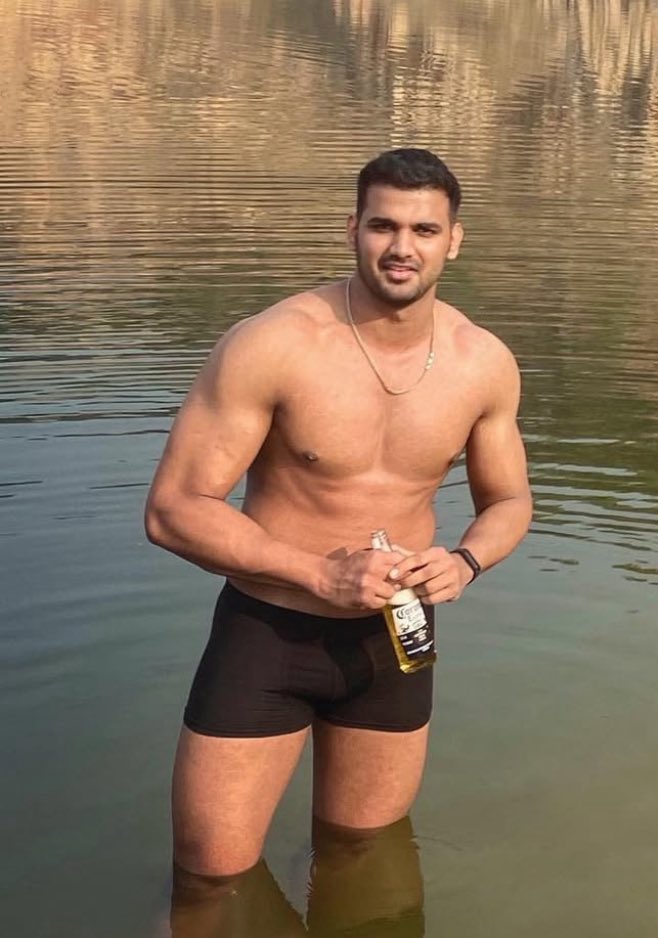 alphadesi69's tweet photo. Paramvir. He looks like a dom top from Delhi. Do you think he has a big 🍆 https://t.co/w2z3jSHeFC