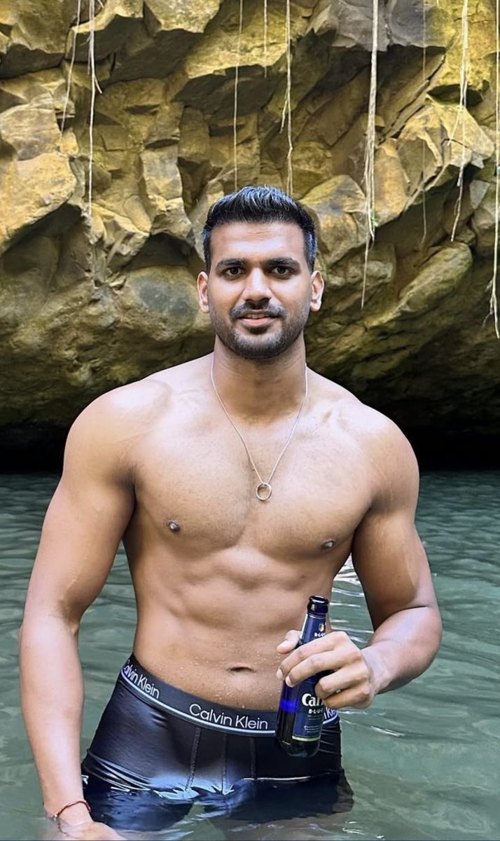 alphadesi69's tweet photo. Paramvir. He looks like a dom top from Delhi. Do you think he has a big 🍆 https://t.co/w2z3jSHeFC