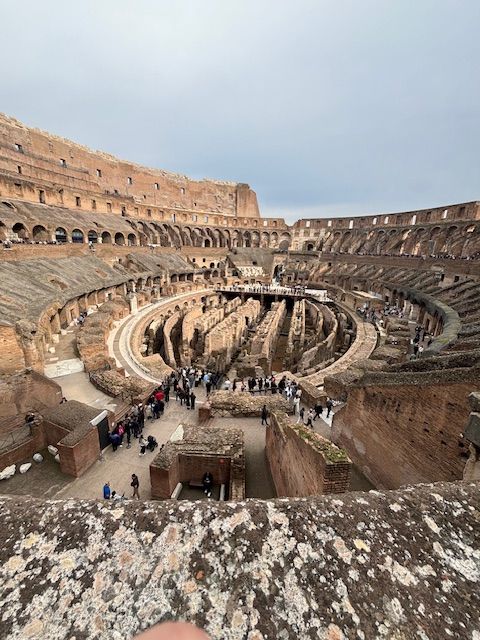 DiscoveryDurham's tweet photo. The last stop for our #TravelingTrailblazers was Rome! Our students toured the Colosseum, Spanish Steps, Roman Forum, Vatican City, and even got in some shopping. We hope you made the best memories traveling together in Europe! 🙂 https://t.co/TXRWE86KNf