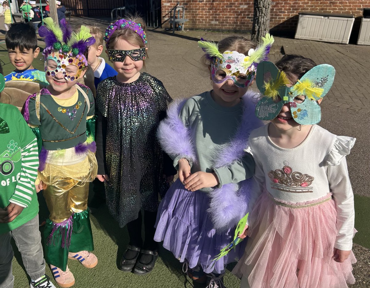 Congratulations on our wonderful children on for their fantastic costumes to celebrate Mardi Gras. The ‘spirt of the carnival’ was celebrated across the school 💜💛💚