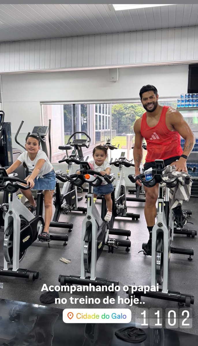 atleticonews5_'s tweet photo. Enquanto isso, o Hulk ficou em BH e treinou nos dias de folga do carnaval. O atacante voltou a treinar na sexta feiras passada (7) e se recuperou antes do esperado.

Não podemos nunca normalizar esse cara, um exemplo de profissional e um craque. https://t.co/Kfgn7zYhjB