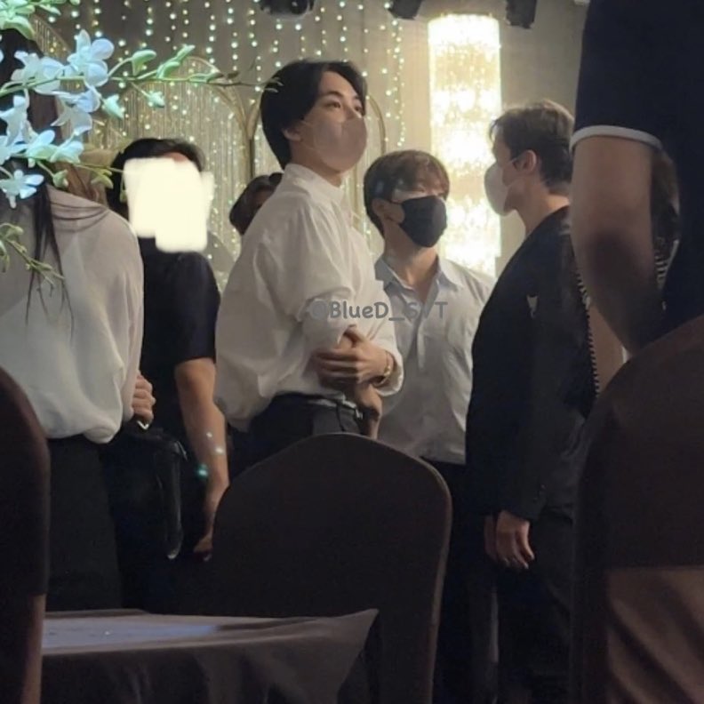 HA TUTTI I CAPELLI MENOMALE