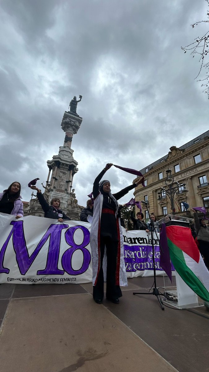 [M8]
Ausardia, aliantza eta antolakuntza feministak olatu erreakzionarioari aurre egiteko.
Ante el fascismo, ¡ni un paso atrás!
Por unas vidas libres de violencias, organización y lucha feminista.

Gora borroka feminista! ✊🏽🔥