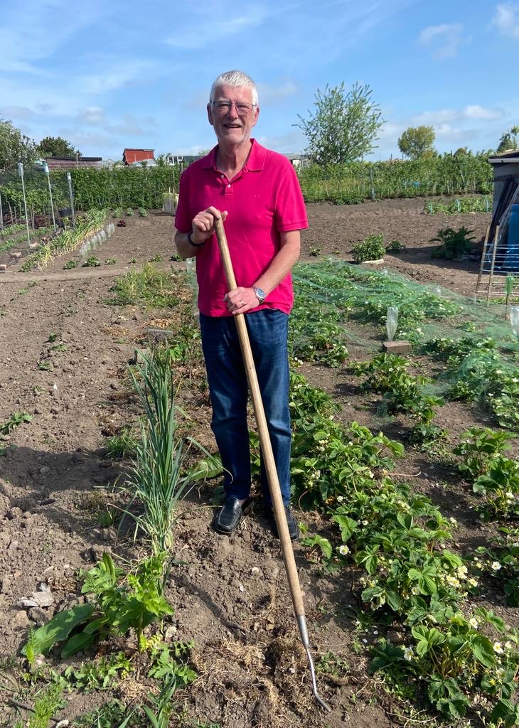 k gimson 🌻🐝 (@kgimson) on Twitter photo Inspiring people and their stories. I love to spread the word. Here’s Ian’s fund-raising success, raising money for <a href="/RainbowsHospice/">Rainbows Hospice</a> following the tragic death of his 7 week old grandson. Rad more at Bramblegarden.com. #gardening #charity #fundraising #gardens Inspiring people and their stories. I love to spread the word. Here’s Ian’s fund-raising success, raising money for <a href="/RainbowsHospice/">Rainbows Hospice</a> following the tragic death of his 7 week old grandson. Rad more at Bramblegarden.com. #gardening #charity #fundraising #gardens