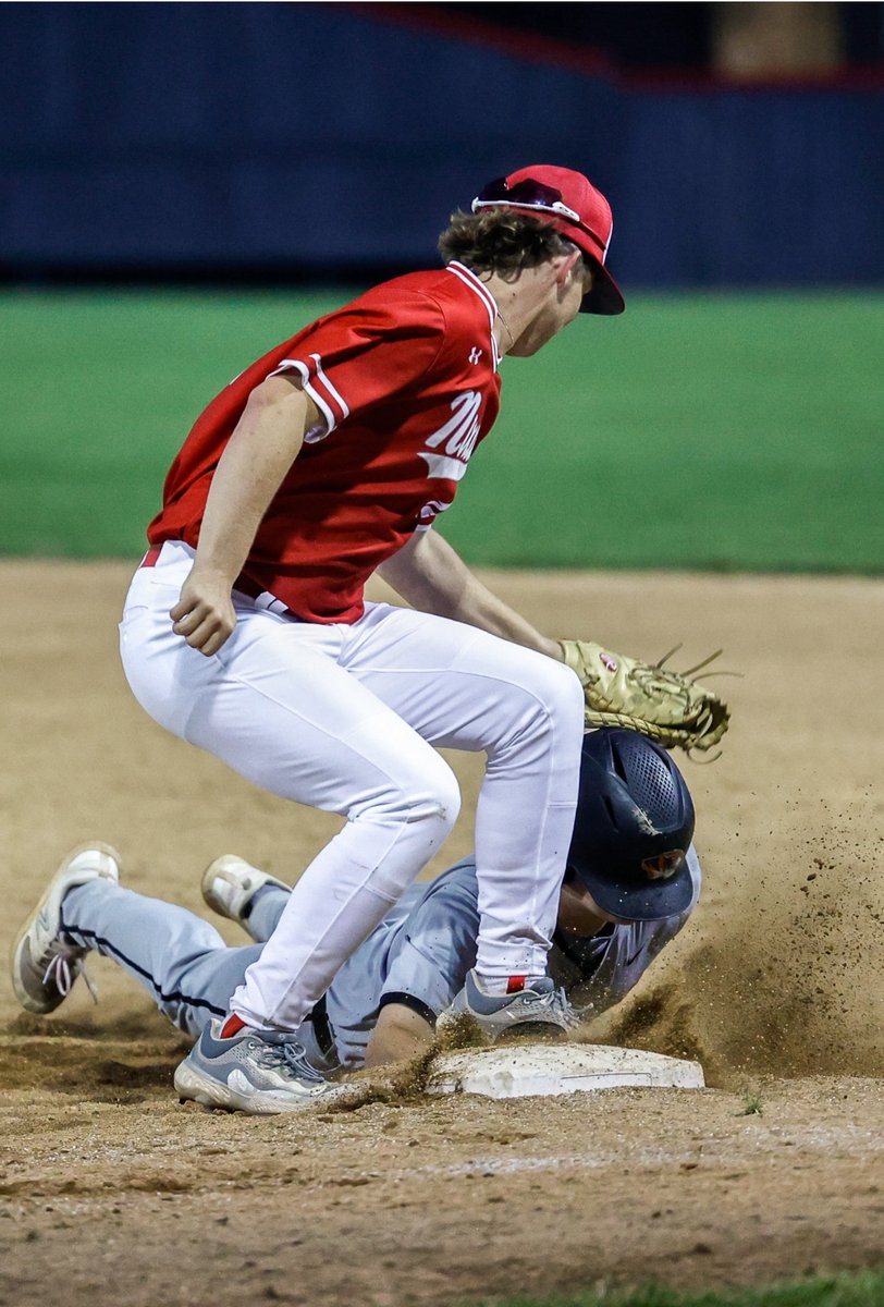 Today’s senior is 2025 1B/RHP Brady Retone. After a big senior season Brady will continue his baseball career at William Woods with his brother Ryan. We couldn’t be more excited for Brady’s future!