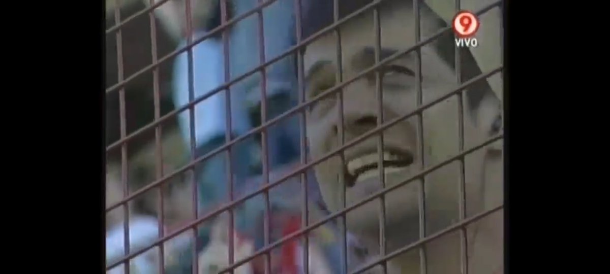 CarlosGuterman's tweet photo. @AAAJcampeon2010 @HernanRussoZ1 @Santonovich @lombardiswim Estaba explotado ese día como nunca!, en el 3 a 3 se ve en el video que grito tanto el empate que perdí la voz literal,  el 4 a 3 fue tan tan fuerte que me desarme, no podía gritar y tenía que salir x algún lado ,  llore x amor,  x felicidad, Yo ya era campeón ahí!! https://t.co/zbb2rEnLjC