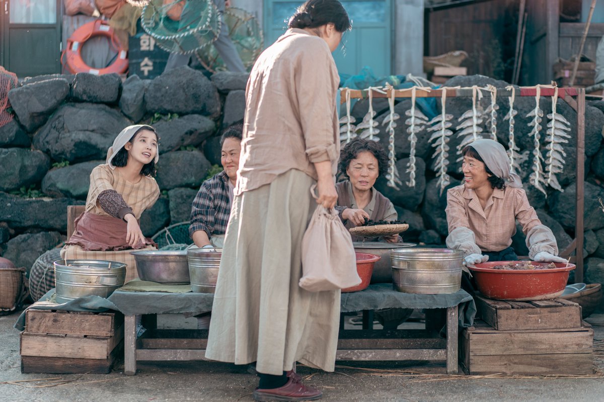 NetflixKR's tweet photo. 삶의 무게 속 더 단단해진 애순과 관식의 인생 2막 

더 다채로워질 삶의 여정 <폭싹 속았수다>, 이번주 금요일에도 함께 느껴요. https://t.co/cmGnfGBrnq