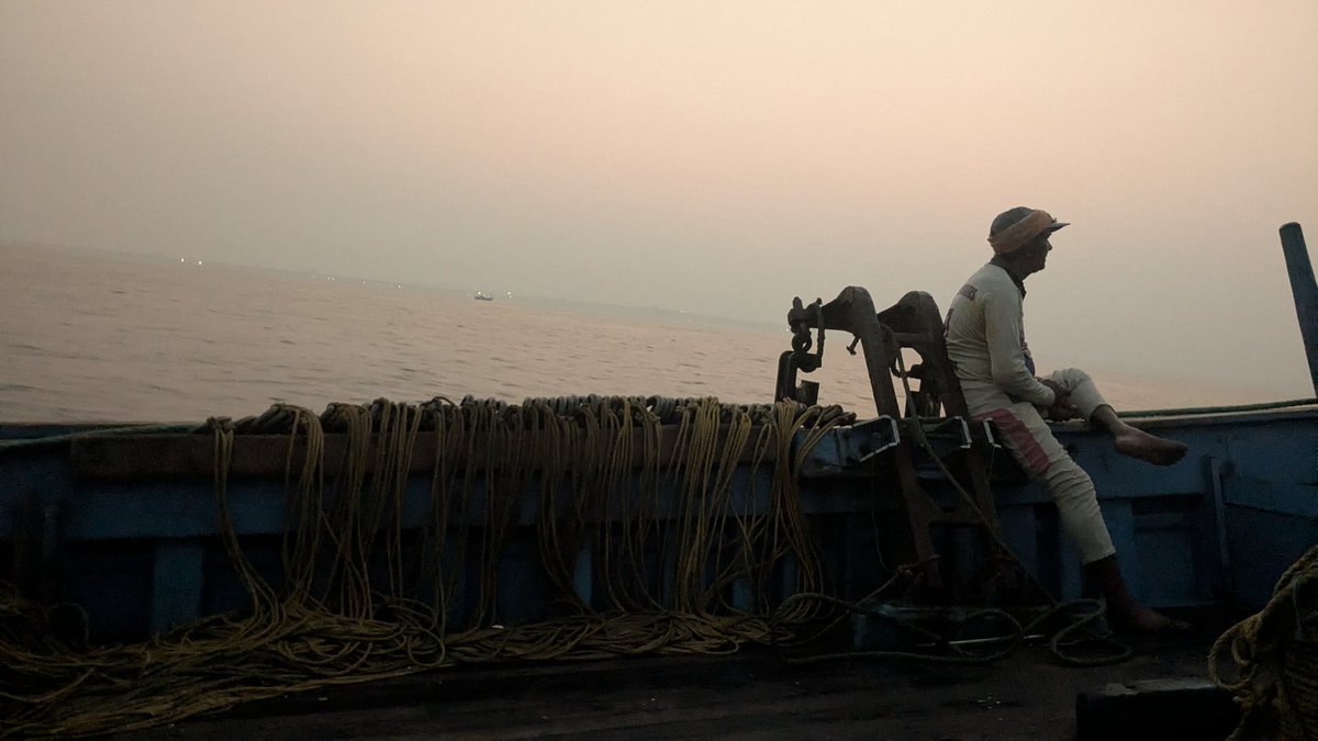Back at it in the Arabian Sea! Monitoring Potential Fishing Zones (PFZs), lot of sampling and fish catch data collection. Excited to see how oceanographic conditions influence fisheries! 🌊🐟 #Fieldwork #PFZ #MarineScience #FisheriesResearch