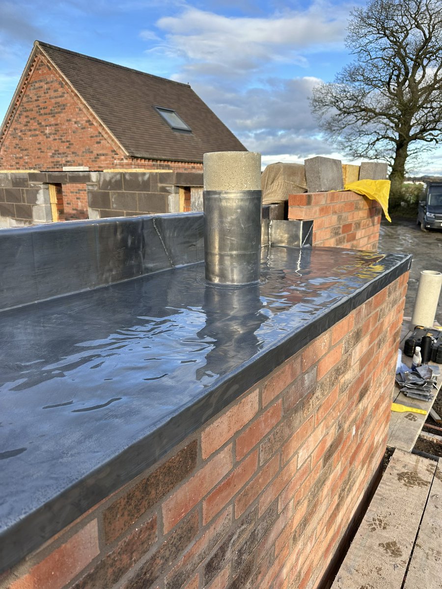 Only a small lead dpc he sed .