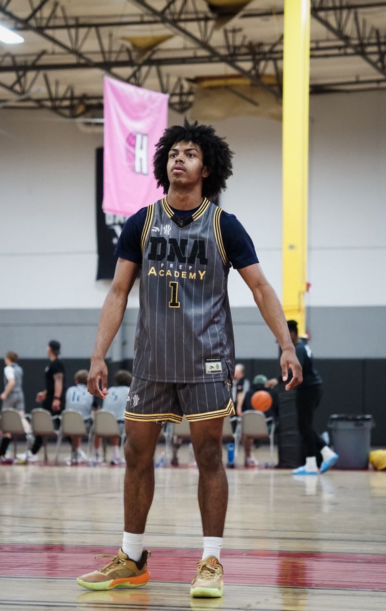 KaramanosAlex's tweet image. 2027 G Jaylin Conard (@Conard1Jaylin) of DNA Prep Academy (CA) is making waves, averaging 18.5 PPG and 4.6 APG in The Grind Session 

Conard is averaging 17 PPG &amp;amp; 5.9 APG through 25 games overall. With 425 points and 147 assists, Conard’s shifty, tough playmaking skills and…
