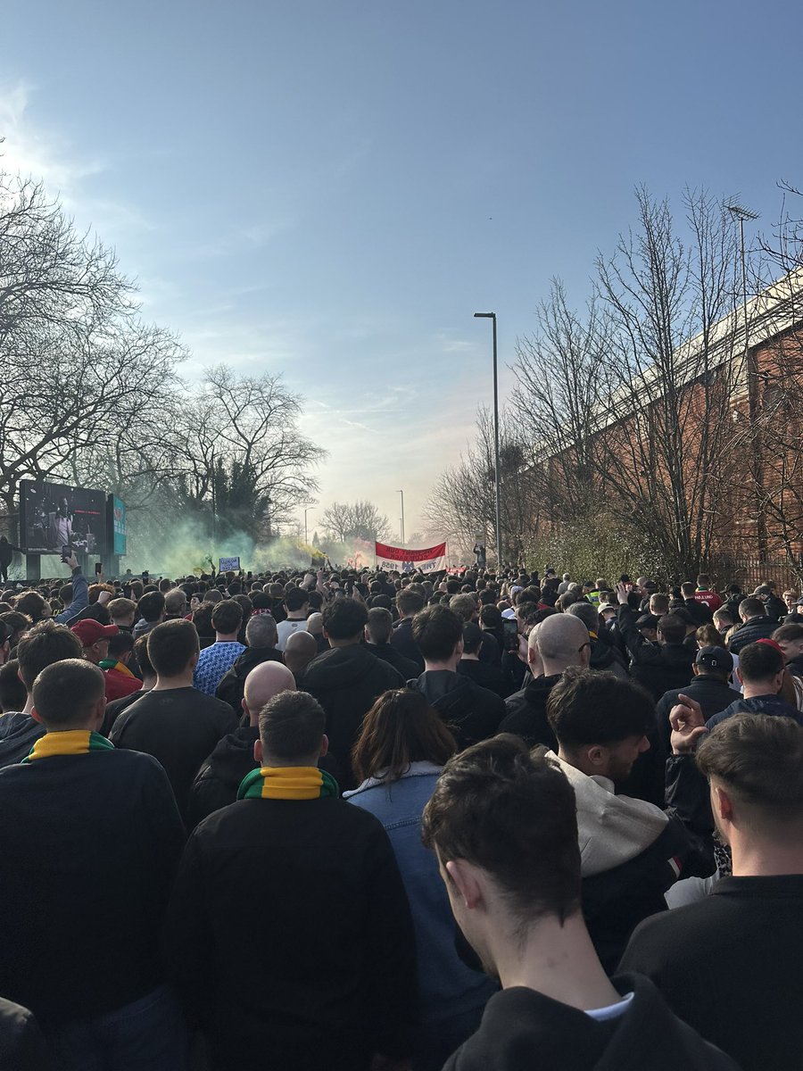 Mathias1878's tweet photo. 🇾🇪 #GlazersAndRatcliffeOut https://t.co/nGMGyyQ0XR