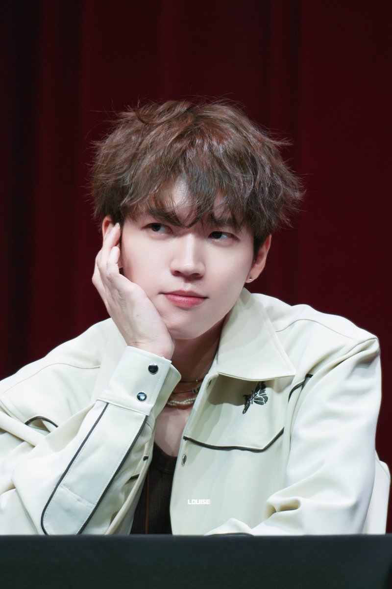 250309 K4 팬사인회 
😋

 #인피니트 #INFINITE 
 #남우현 #우현 #NAMWOOHYUN
#LIKE_INFINITE #Dangerous