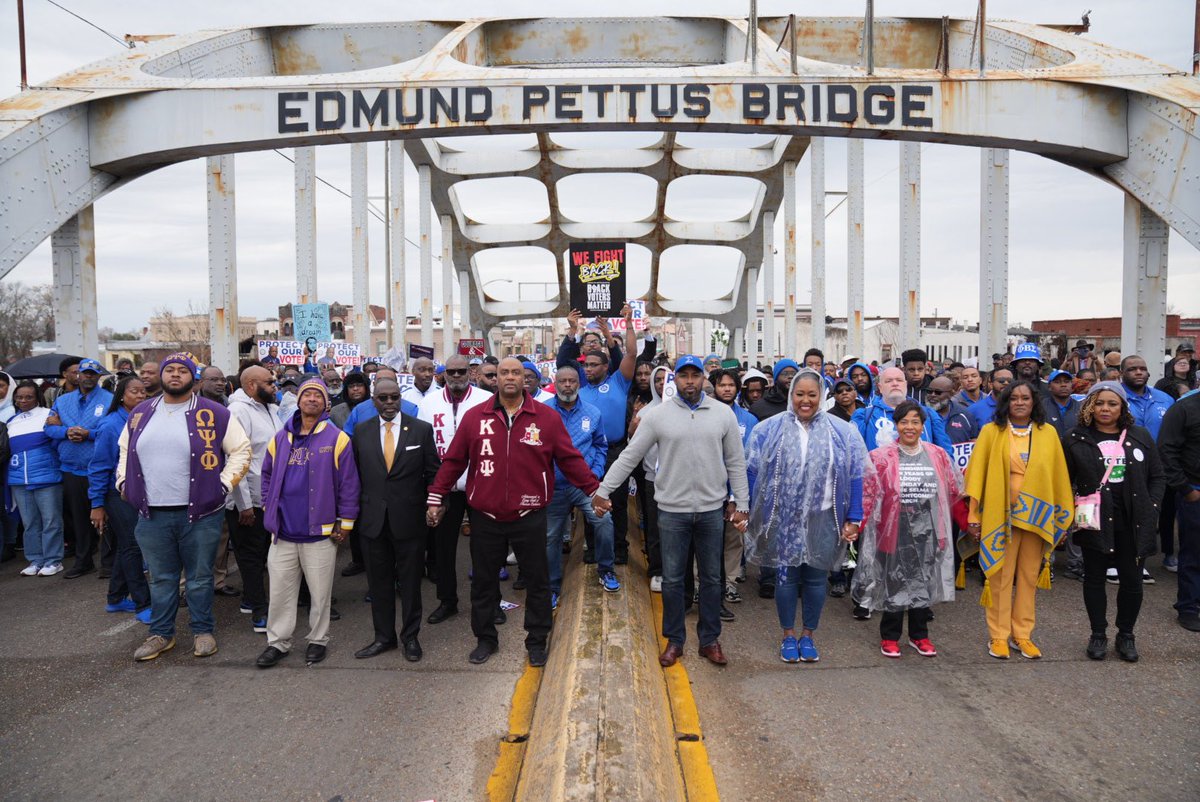 kapsi1911's tweet image. Kappa Alpha Psi’s leadership along with other #Divine9 leadership gathered today in Selma, Alabama, to honor the 60th anniversary of Bloody Sunday at the Bridge Crossing Jubilee. #goodtrouble #bloodysunday