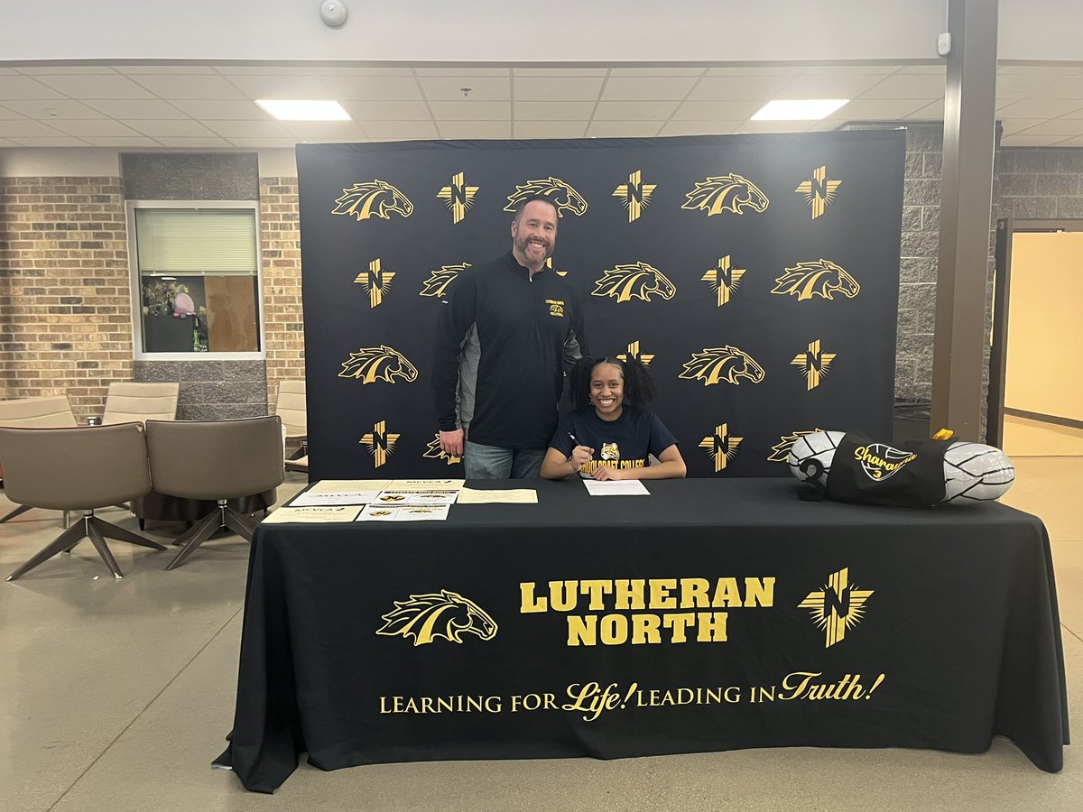 Sharayna Luckie NCAA ID#2307958304 (@luckieshan57458) on Twitter photo Signing day. Thank you to God, my family and every coach and player that helped me along the way. #GRATEFUL
<a href="/OcelotAthletics/">Schoolcraft College Athletics</a>
<a href="/FieldLevel/">FieldLevel</a>
<a href="/PrepDigMI/">Prep Dig Michigan</a>
<a href="/ncsa/">NCSA College Recruiting</a>
<a href="/MIVCAvolleyball/">MIVCA Volleyball</a>
<a href="/TopPreps/">College Coach / College Scout / College Recruiter</a>
@crankitvbc
<a href="/CVBTransfers/">College VBall Transfers</a>
<a href="/vbconnection/">Volleyball Connection</a> Signing day. Thank you to God, my family and every coach and player that helped me along the way. #GRATEFUL
<a href="/OcelotAthletics/">Schoolcraft College Athletics</a>
<a href="/FieldLevel/">FieldLevel</a>
<a href="/PrepDigMI/">Prep Dig Michigan</a>
<a href="/ncsa/">NCSA College Recruiting</a>
<a href="/MIVCAvolleyball/">MIVCA Volleyball</a>
<a href="/TopPreps/">College Coach / College Scout / College Recruiter</a>
@crankitvbc
<a href="/CVBTransfers/">College VBall Transfers</a>
<a href="/vbconnection/">Volleyball Connection</a>