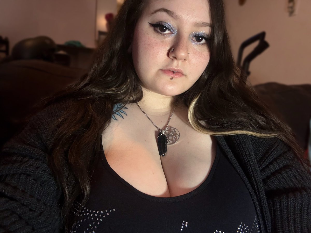 Rye ☽ ☼ ☾ Findom God ☭ tweet media