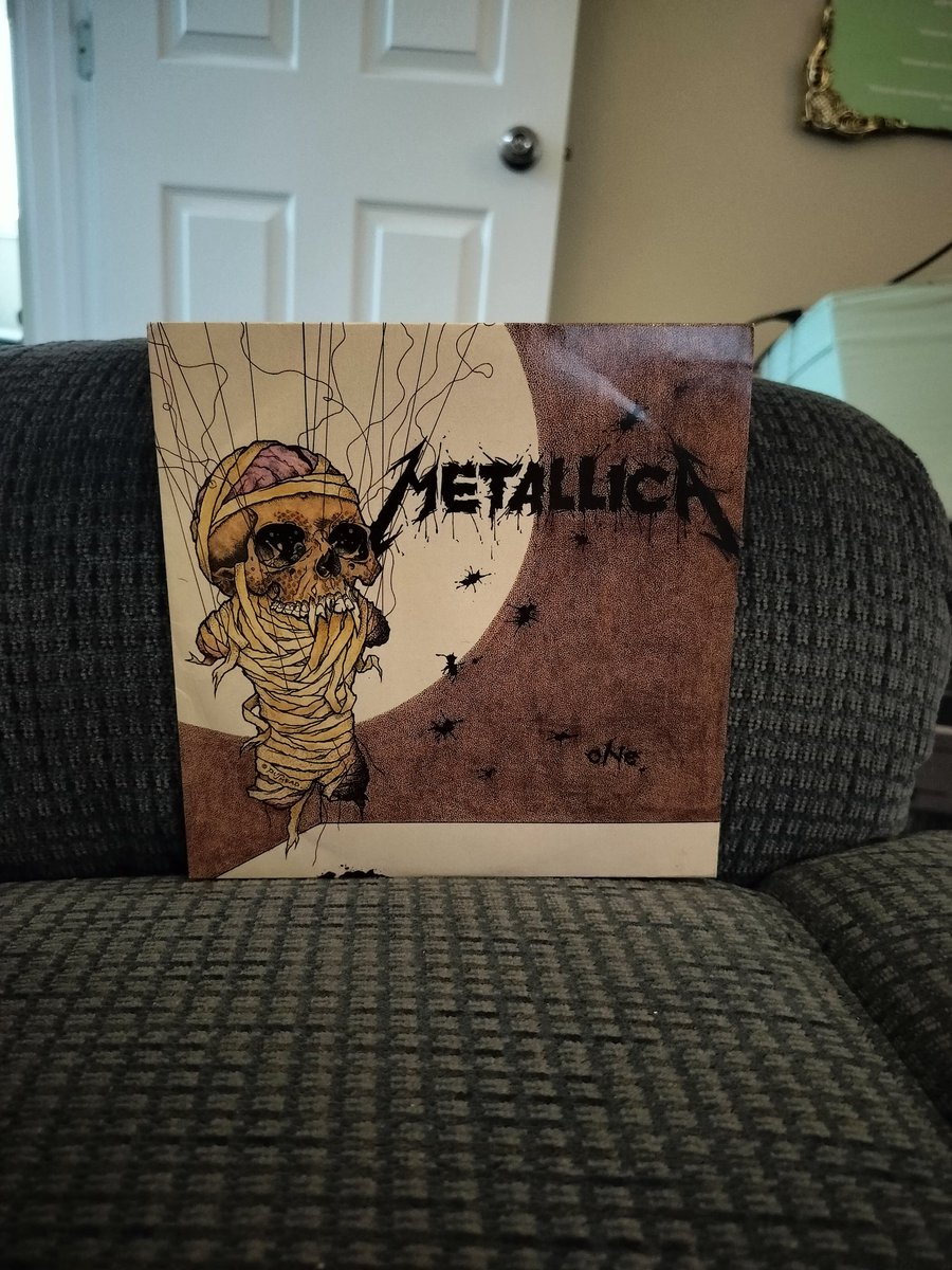 djpbe's tweet photo. Metallica - One
The British 7" single with a live version of Seek And Destroy on the B side
#nowplaying #nowspinning #vinylcollection #vinylcollectionpost #vinylcommunity #vinylgram #vinylrecords #vinyloftheday #vinyl #records #album #80s #80smetal #7inchsingle #singlesunday https://t.co/9fo73MwWe0