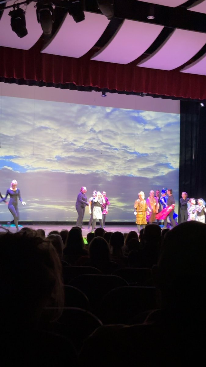 DMBfan_Casey's tweet photo. Shoutout to the @SouthNewton Drama Dept. Their version of Lion King Jr. was absolutely awesome!!! Nothing makes me happier than seeing our youth succeed! https://t.co/u9vn02f12W