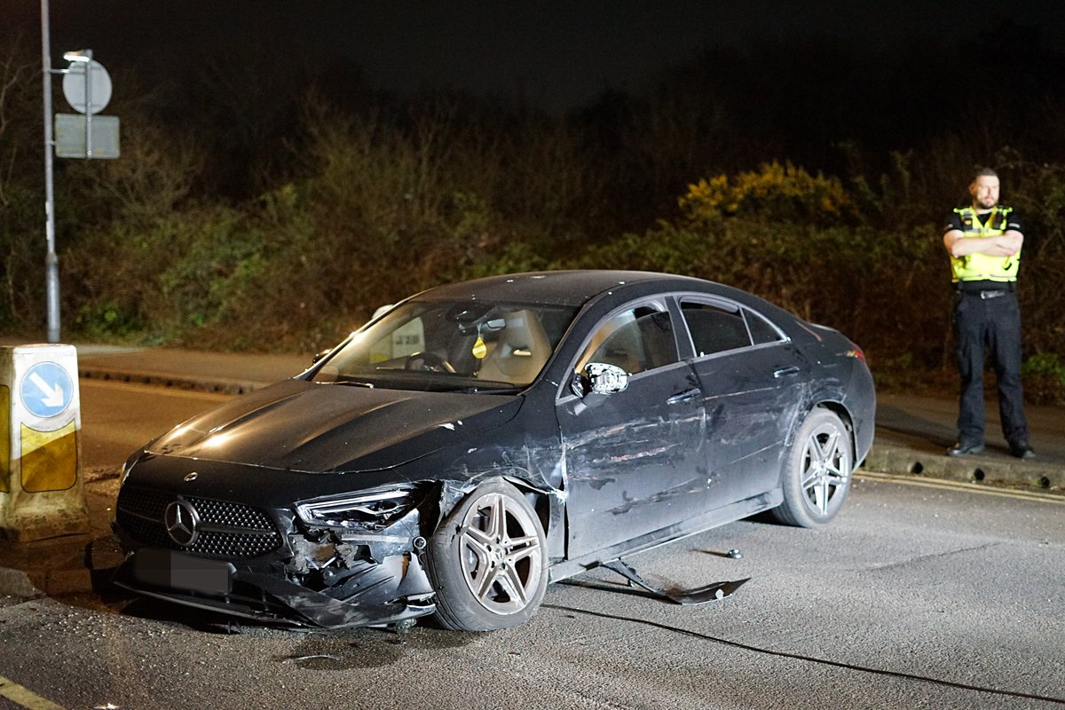 EchoDan11's tweet photo. #Eastbourne #Langney - Larkspur Drive - Fail To Stop For Police Ended With Damage To a Number Of Parked Cars - a male was arrested at scene. @Eastbournenews @brightonargus @EastSussexNews @BBCSussex @bbcsoutheast https://t.co/Zg2KiXVZXY