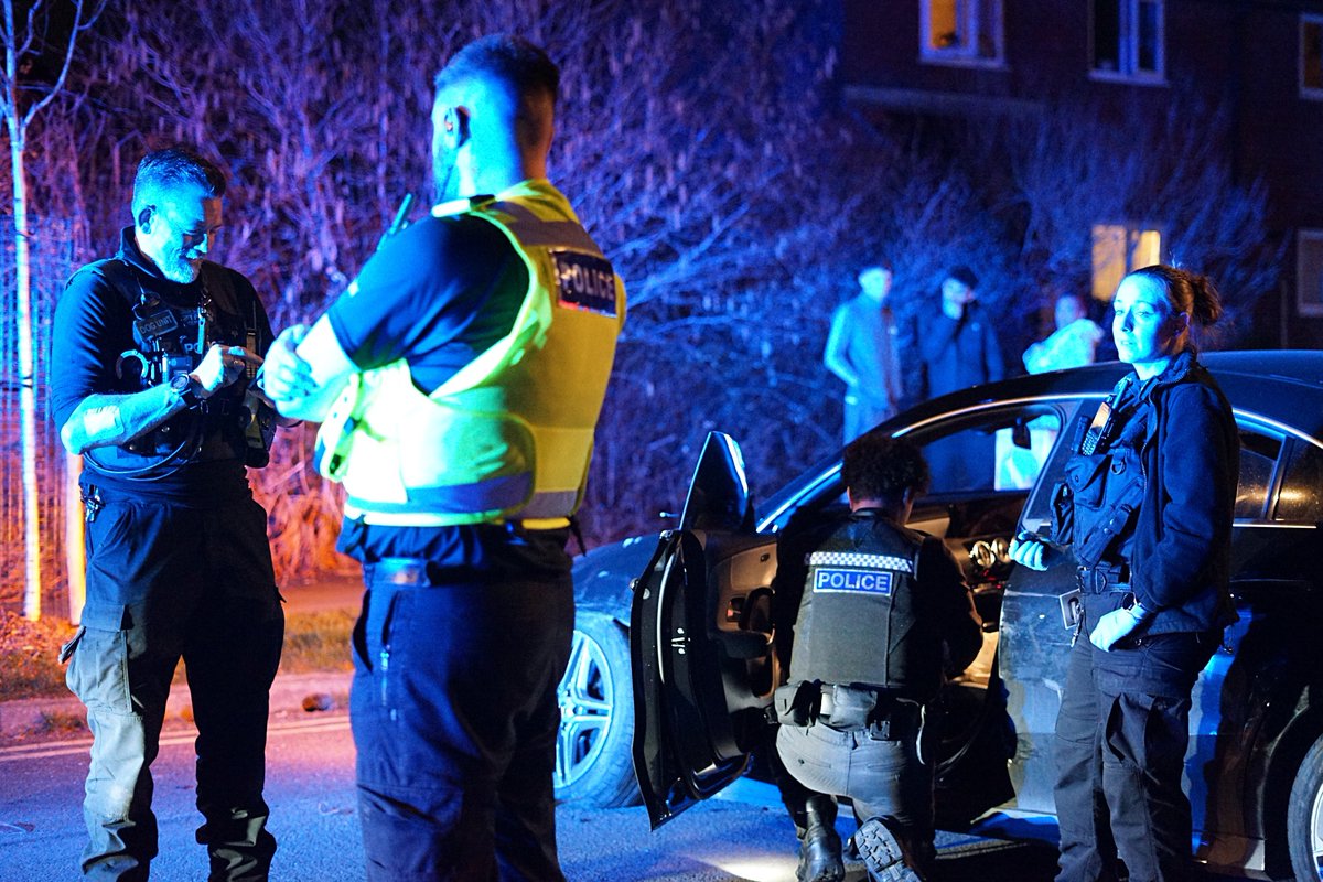 EchoDan11's tweet photo. #Eastbourne #Langney - Larkspur Drive - Fail To Stop For Police Ended With Damage To a Number Of Parked Cars - a male was arrested at scene. @Eastbournenews @brightonargus @EastSussexNews @BBCSussex @bbcsoutheast https://t.co/Zg2KiXVZXY