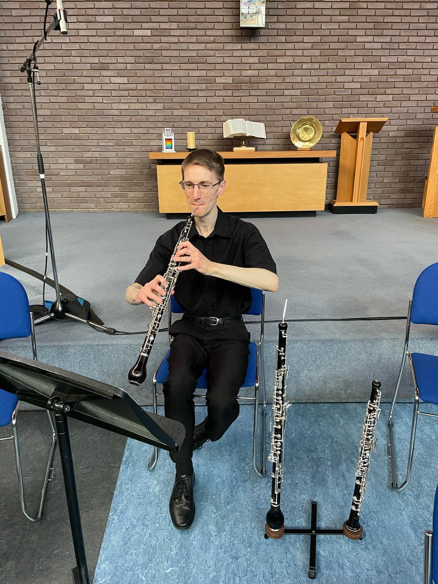 Christopher Wiley (@dr_chris_wiley) on Twitter photo Three oboes in one <a href="/UniofSurrey/">University of Surrey</a> concert! Solo oboe in Bach's Brandenburg Concerto No.2, the oboe d'amore obbligato in Bach's aria 'Genügsamkeit ist ein Schatz in diesem Leben', and the cor anglais solos in Mahler's 'Ich bin der Welt abhanden gekommen'. Thank you <a href="/HowarthofLondon/">Howarth of London</a>! Three oboes in one <a href="/UniofSurrey/">University of Surrey</a> concert! Solo oboe in Bach's Brandenburg Concerto No.2, the oboe d'amore obbligato in Bach's aria 'Genügsamkeit ist ein Schatz in diesem Leben', and the cor anglais solos in Mahler's 'Ich bin der Welt abhanden gekommen'. Thank you <a href="/HowarthofLondon/">Howarth of London</a>!