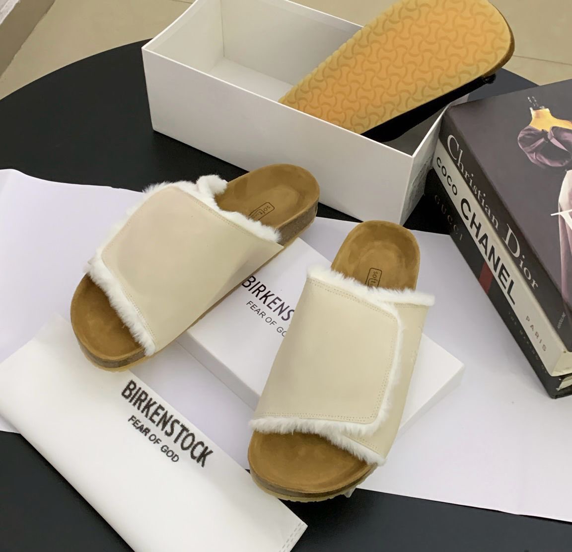 ChiwearsStore's tweet image. *SOMETHING NEW 🔥…* #NUDE

*#NotTheRegular* 

BIRKENSTOCK x STUSSY - SLIDE

Size: 40-46

Comes with complete packaging…