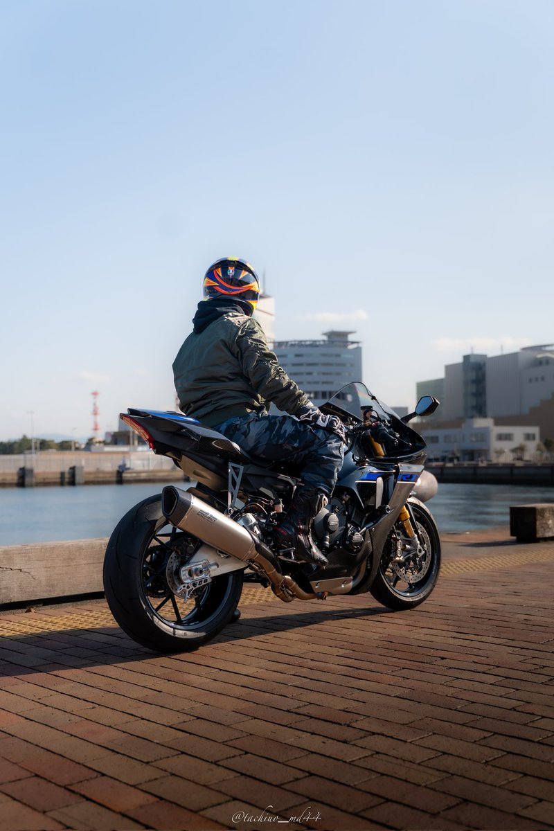 kura_fd3s_ika's tweet image. 日曜はスピトリ＆R1ツーリングに
途中から混ぜてもらったで✌️
遊んでくれてありがとー！！🙇✨

あと蔵さんのR1Mのホイールが
カーボンに変わったっぽいよ🙄
ロトボックスのバレットってやつ👀
「…その車輪…弾丸の如し……」
な〜んつって〜ww
#R1M #ROTOBOX #BULLET