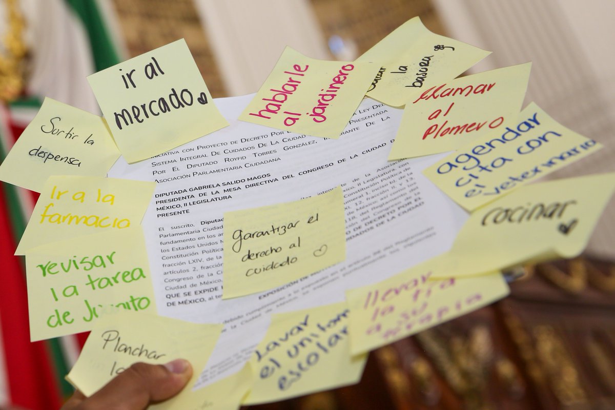 royfid's tweet image. Así se ven todos esos “pendientes” que no son otra cosa que trabajos de cuidados impuestos a las mujeres. 

Hoy #9M es día para visibilizar la carga histórica del cuidado que ha caído sobre ella y que los hombres debemos asumir también.

#CuidaresValorar
#ElCuidadoEsTrabajo