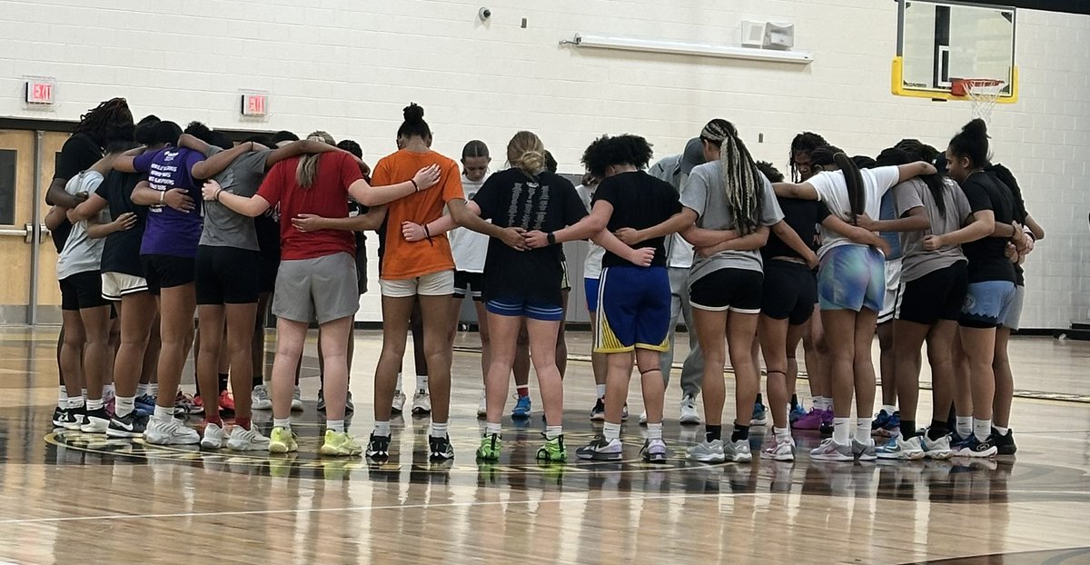 Ready to get this season started <a href="/FBCHAVOC/">FBC HAVOC</a> . Pray to begin, pray to end. We all in. #HisWayIsBetter