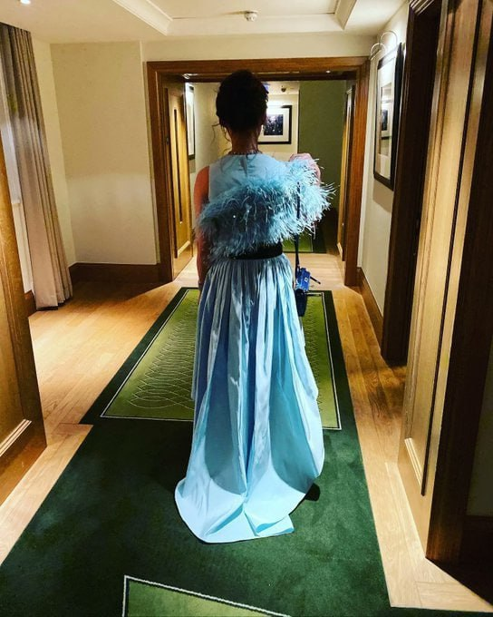 Design_maker21's tweet image. Stepping out in style!  Loving this stunning blue gown with feathered flair. #Fashion #Elegance #RedCarpetReady