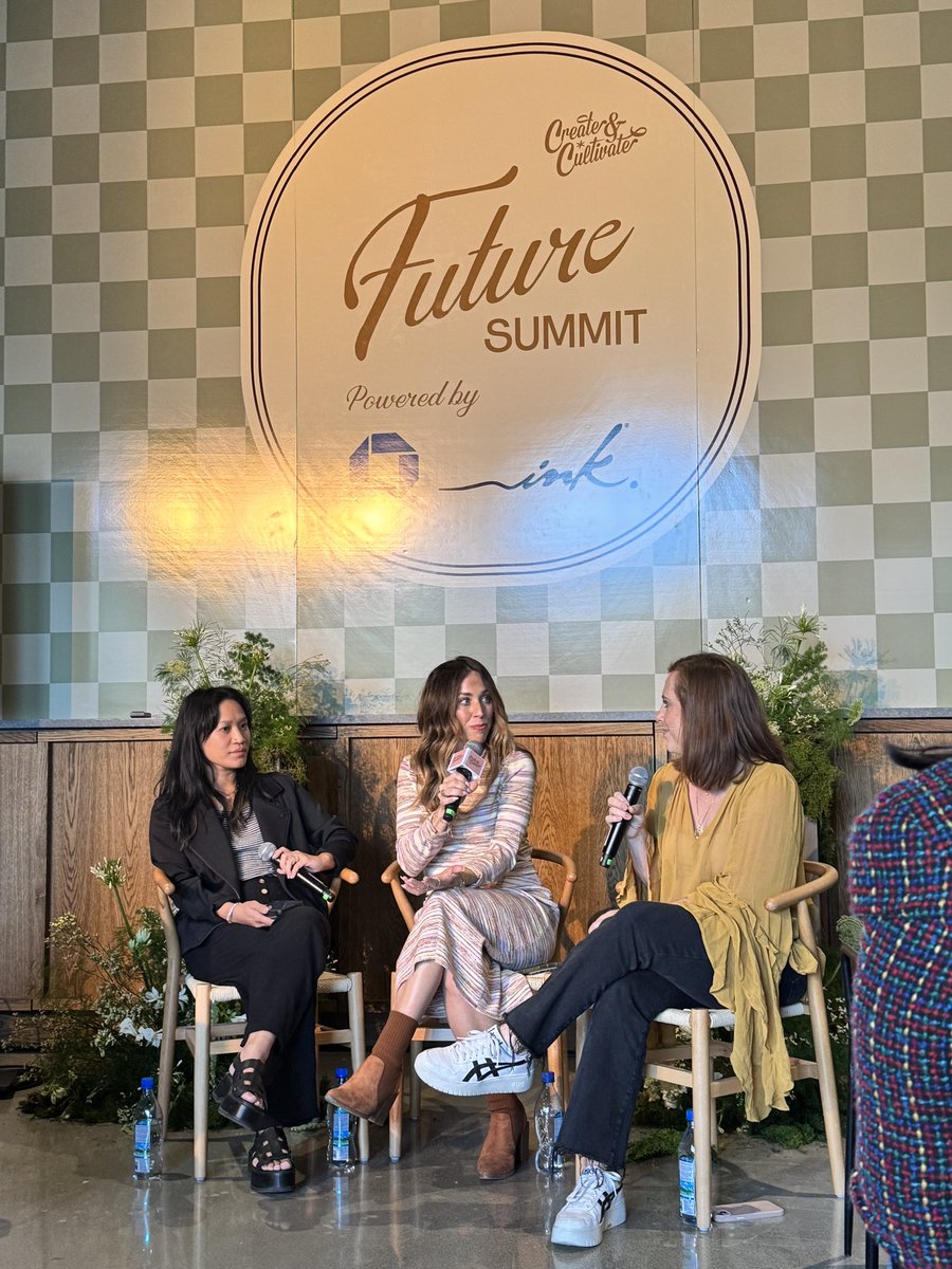 MethodMarketer's tweet image. Attending @JaclynRJohnson’s panel about investing strategy at SXSW was like listening to Elle Woods give a Ted Talk about Angel Investing. It was 🔥 I think we should be friends. 🫶🏽#founderssupportingfounders #SXSW2025 #FutureSummit #CreateandCultivate