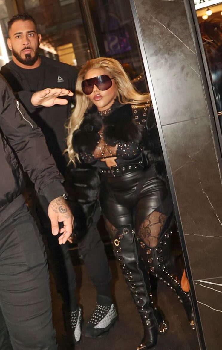 Hourly Lil Kim 🥂 tweet media
