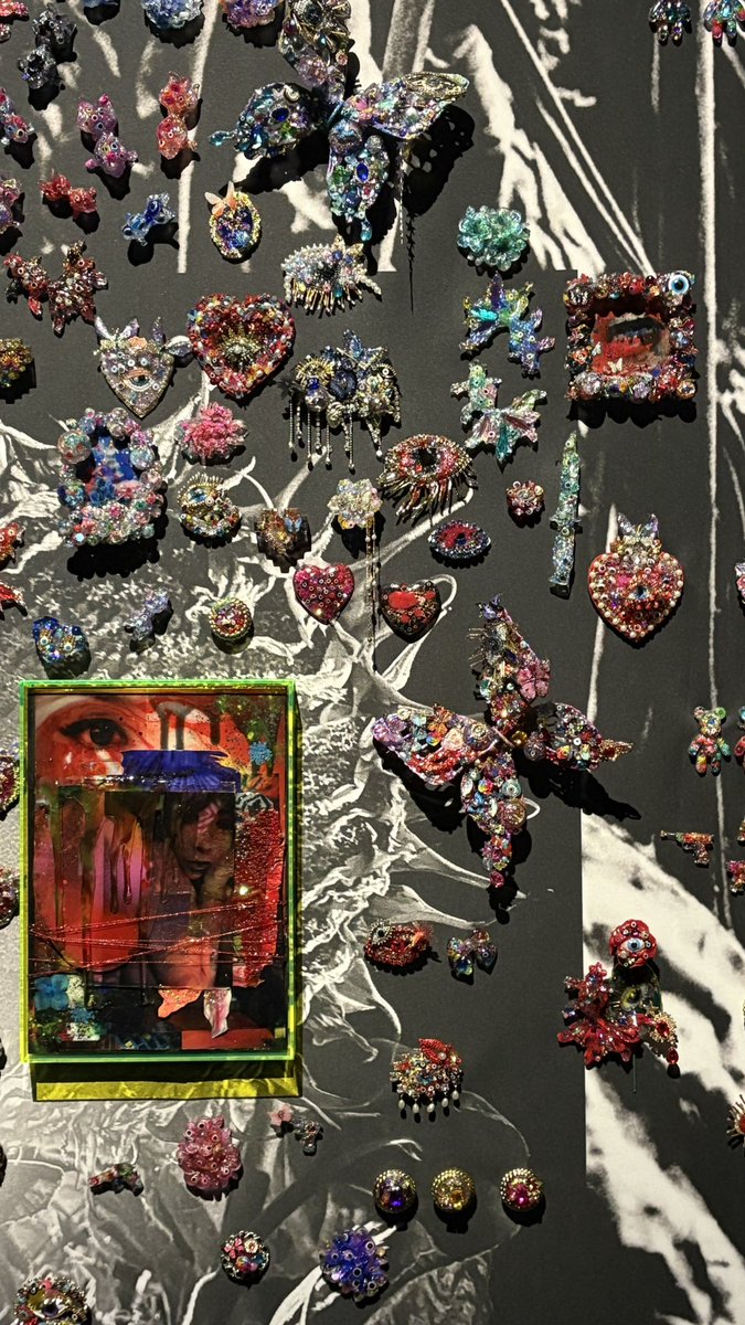 おはようございます☀️
週末、蜷川実花さんの展示会へ行ってきました🌼
四季折々の花や光で彩られており、どれも美しい展示ばかりで…
本当に行ってよかったと感じました✨
京都は大学生の時の思い出の土地でもあるので、久しぶりに行けて良かったです🌸
本日もよろしくお願いいたします！