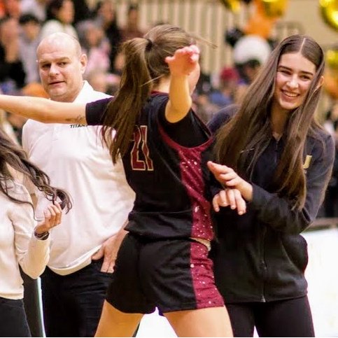 Well, this season took a turn I didn't see coming. Shin splints? Nope! Stress fracture. 😞 Sitting on the bench, watching my team, knowing I couldn't help, was tough. It's a hard lesson in listening to your body. Time to heal, learn, and come back stronger.
