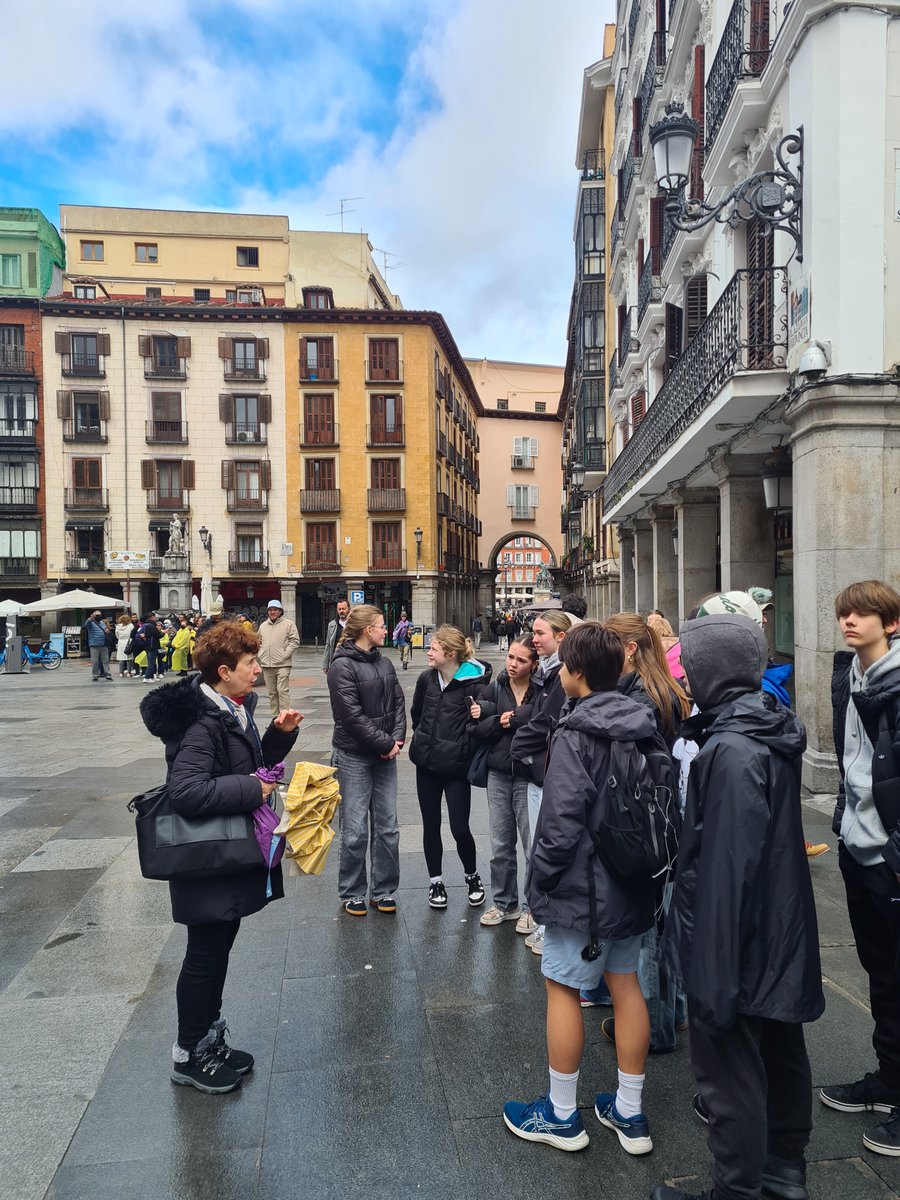 The sun finally made an appearance on an epic final day, with a guided tour, El Rastro, El Parque Retiro, El Museo del Prado, finishing off with a special birthday. Many steps walked and many laughs had along the way! 🇪🇸🃏🌦