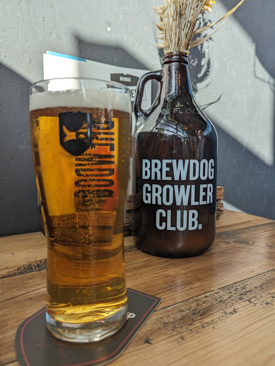 Brewdog - King Klosh 
.
.
.
.
.
.
#yum #drinks #instadrink #getinmybelly  #yummy #beers  #photooftheday #thirsty #cider #thirst #drinking #beer  #drink #beerstagram #bars #slurp #cocktail #beerporn #cider #ciderporn #drinkup #pub