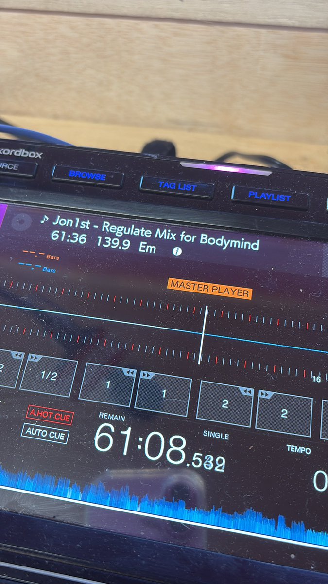 going live w the <a href="/jon1st/">jon1st</a> guest mix now on <a href="/KCHUNGRadio/">KCHUNG</a> !!!!