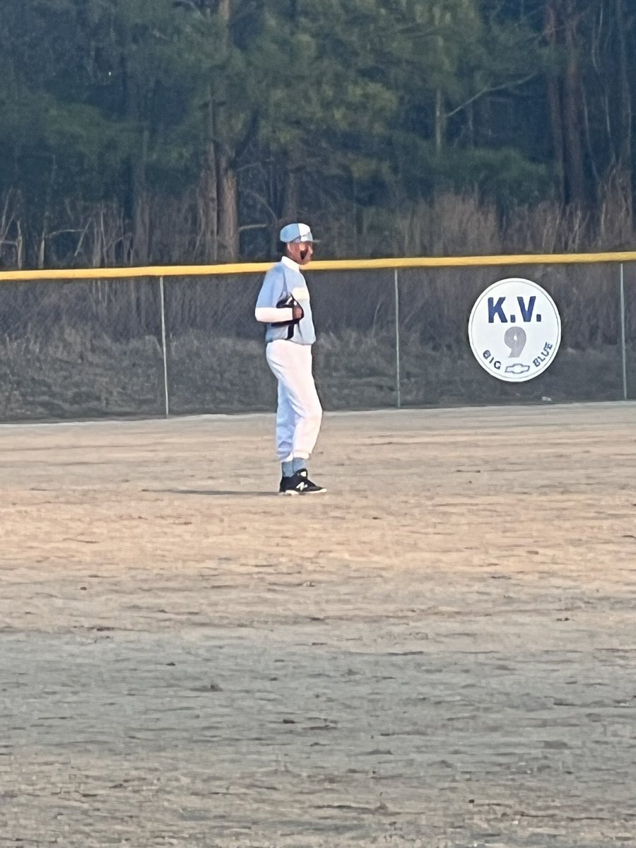 My guy was playing Centerfield the other day! <a href="/KTCarterJR11/">Keenan Carter Jr</a>  #TwoSportAthlete 🏈⚾️