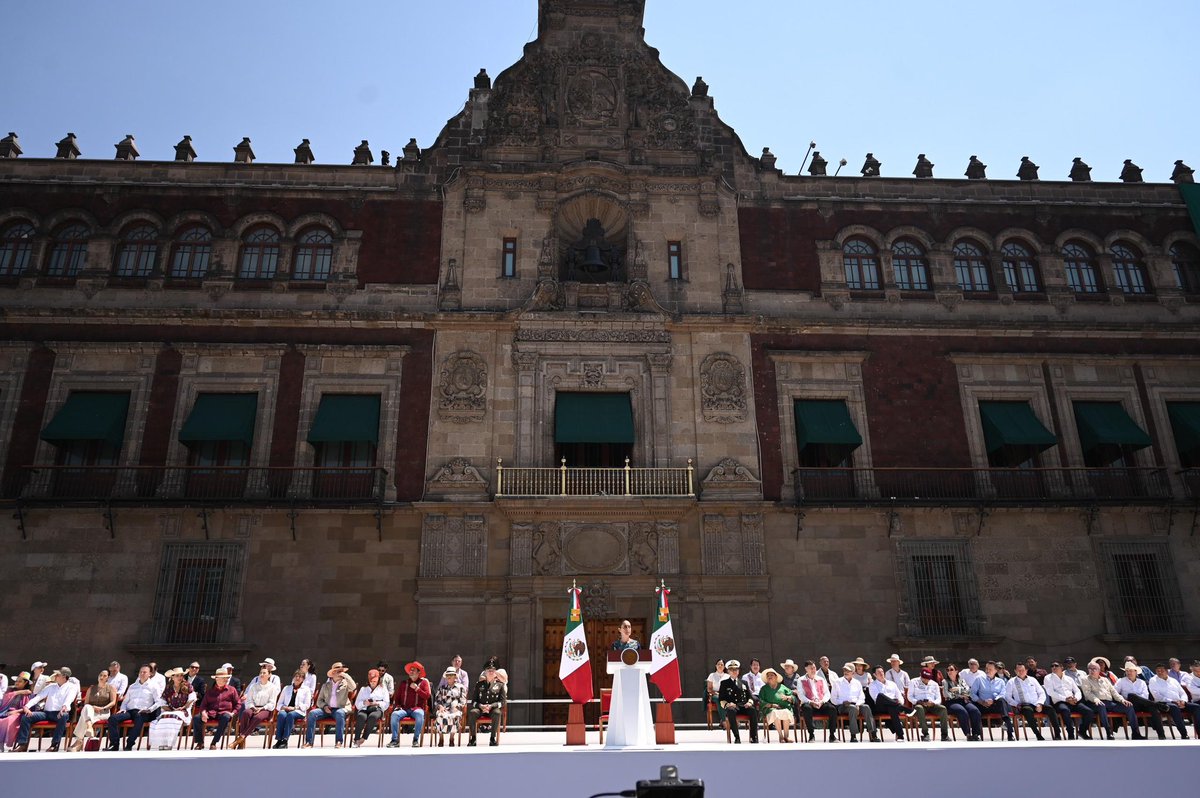 Néstor Núñez (@nenulo) on Twitter photo Desde el zócalo capitalino, miles de personas respaldamos a nuestra Presidenta la Dra. <a href="/Claudiashein/">Claudia Sheinbaum Pardo</a>.
Aun cuando prevalece el diálogo y el trabajo conjunto con Estados Unidos, escuchamos la estrategia de fortalecimiento económico y productivo, siempre en el pleno respeto a Desde el zócalo capitalino, miles de personas respaldamos a nuestra Presidenta la Dra. <a href="/Claudiashein/">Claudia Sheinbaum Pardo</a>.
Aun cuando prevalece el diálogo y el trabajo conjunto con Estados Unidos, escuchamos la estrategia de fortalecimiento económico y productivo, siempre en el pleno respeto a