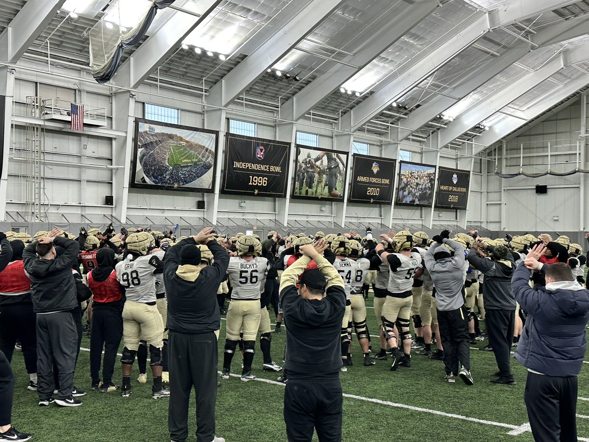 Amazing experience at <a href="/ArmyWP_Football/">Army Football</a> Junior Day. The campus tour is truly a walk through our nation's great history.       

Special things happening on the field at West Point, especially the defensive side under <a href="/CoachNateWoody/">Nate Woody</a>. 
Thank you <a href="/CoachJeffMonken/">Jeff Monken</a> and the entire team