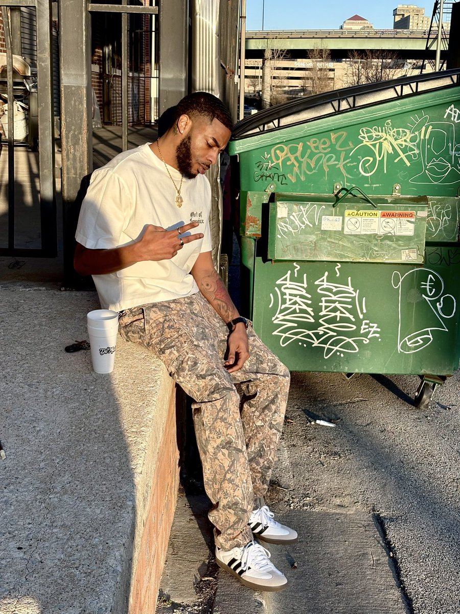 ElJamarrio's tweet image. #OutOfService📡