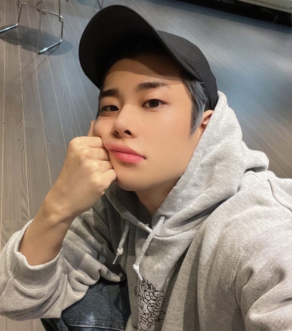 LATAM TE AMA!!

Gracias por ser tu  

AROHA LATAM WITH MJ
#항상당신옆에_FIGHTING
#MJ #김명준
<a href="/offclASTRO/">ASTRO 아스트로</a>