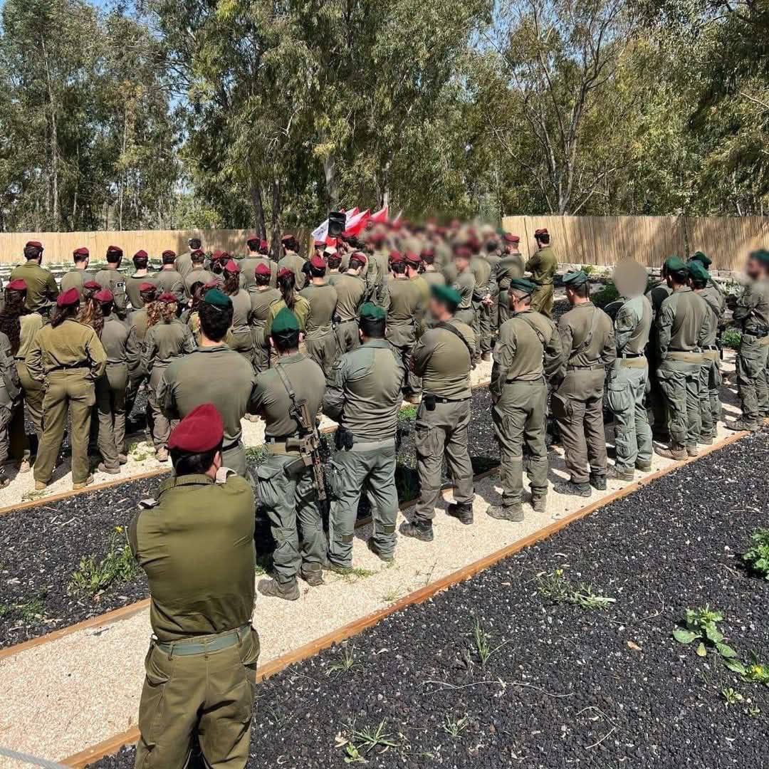Fundji3's tweet photo. Being a huge supporter of #Oketz I am saddened to hear of the killing of l the great canine dog, Sorik.

Border Guard policemen and Oketz unit fighters paid their last respects to the dog Sorik, who was killed by terrorist fire in the operation that killed Hamas commander Jenin on Tuesday.