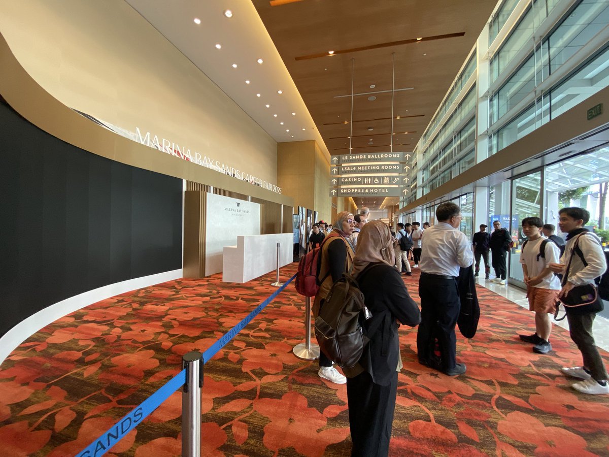 jeffreyaborot's tweet image. Day 1 of ACM ASEAN School on HPC and AI. So far, things are doing great! 
On pic, ACM President welcoming the school.

#SCA2025 #HPC #Quantum #AI