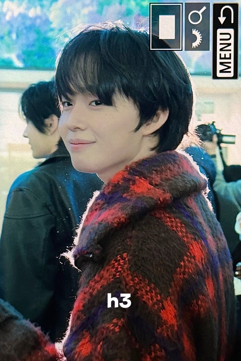 off to shanghai! 💨🛫 (is thinking what foods i have to try once i've landed!)