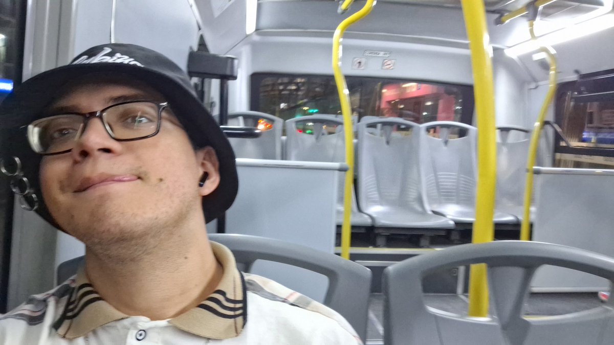 Primera vez que me toca un metro bus en donde solo voy yo