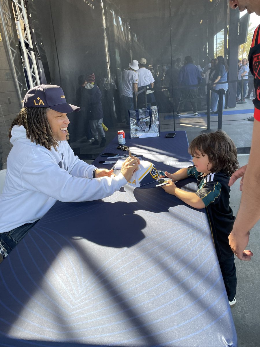 D’Bari ⭐️⭐️⭐️⭐️⭐️⭐️ tweet media